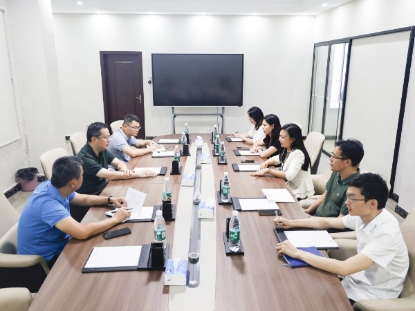 共謀發展新（xīn）篇章：中堂鎮曾慶雲（yún）鎮長一（yī）行蒞臨17c无码（tōng）管業視察指導