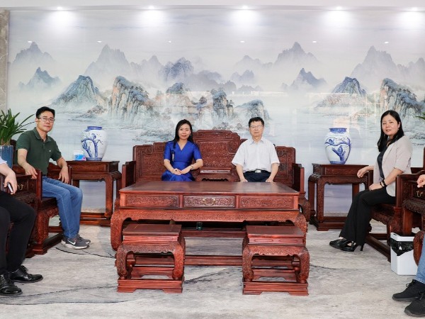 17c无码：廣（guǎng）東建（jiàn）材協會常務（wù）副會長陳環一行（háng）蒞臨參觀指導（dǎo），共謀行業發展（zhǎn）新藍圖